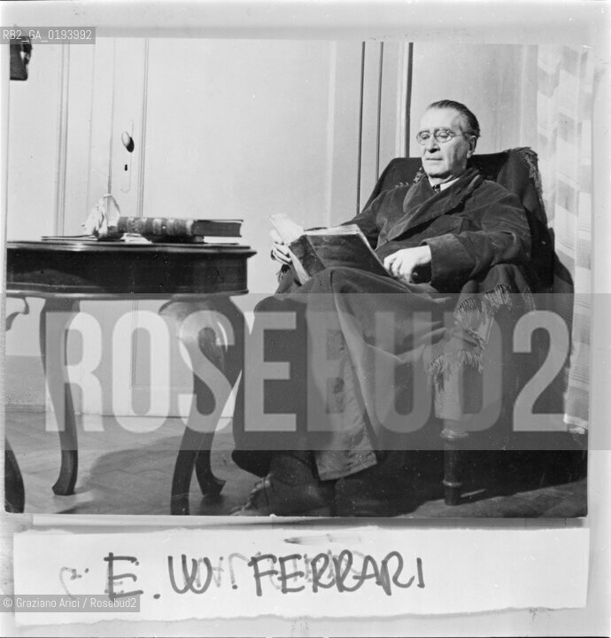 IL COMPOSITORE ERMANNO WOLF-FERRARI - VENEZIA © 1983 ARCHIVIO Graziano Arici/Rosebud2 / MUSICA CLASSICA / VESTAGLIA./ La cessione dei diritti si intende per quanto di nostra competenza; non comprende invece le eventuali spese relative a diritti che potranno essere richiesti dagli Enti cui appartengono le opere riprese. Tali costi, ove neccessari, e lÕespletamento di qualsivoglia pratica di richiesta permessi sono esclusivamente  a  carico del committente. .