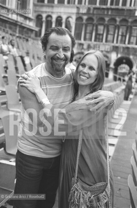 IL BALLERINO E COREOGRAFO MAURICE BEJART CON LA BALLERINA E COREOGRAFA CAROLYN CARLSON  - VENEZIA - 1979 - ©Graziano Arici/Rosebud2 / TEATRO / BALLETTO / DANZA / PIAZZA SAN MARCO