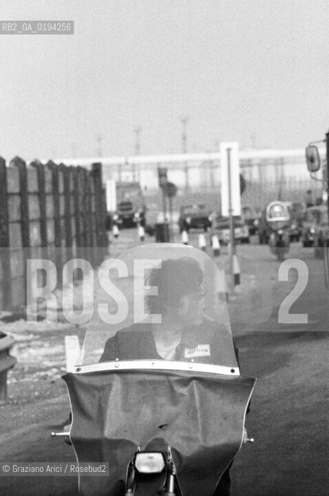 Caption: Localizzazione:.VENEZIA / PORTO MARGHERA.Oggetto:.Soggetto:.ZONA INDUSTRIALE .Cronologia: ..Definizione Culturale:.   Autore:..   Stile:.   Editori/Stampatori:.   Committenza:.Materia e Tecnica:..Collocazione:.Note:.PORTO MARGHERA.Riproduzione Fotografica:.Copyright:.Graziano Arici/Rosebud2 Data:.1978.Costo:.A