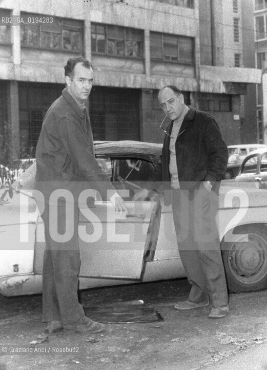 MUSICA CLASSICA ELETTRONICA COMPOSITORE CONTEMPORANEO/ LUIGI NONO CON  MARINO ZUCCHERI / 1961 / ARCHIVIO Graziano Arici/Rosebud2 / La cessione dei diritti si intende per quanto di nostra competenza; non comprende invece le eventuali spese relative a diritti che potranno essere richiesti dalla FONDAZIONE LUIGI NONO cui appartengono le opere riprese. Tali costi, ove neccessari, e lÕespletamento di qualsivoglia pratica di richiesta permessi sono esclusivamente  a  carico del committente. .