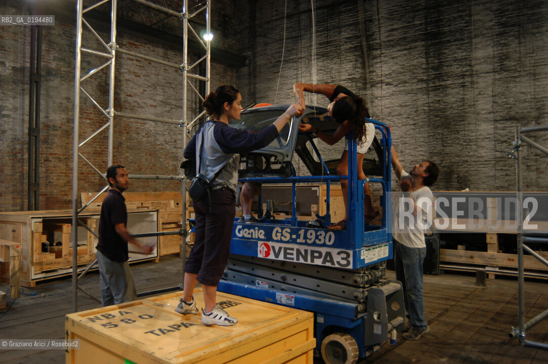 50¡ ESPOSIZIONE INTERNAZIONALE DARTE LA BIENNALE DI VENEZIA : ALLESTIMENTO DI DAMIAN ORTEGA  - ©Graziano Arici/Rosebud2