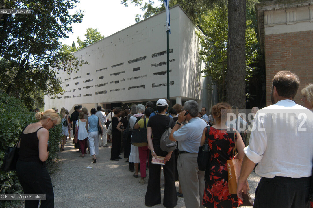 50¡ ESPOSIZIONE INTERNAZIONALE DARTE LA BIENNALE DI VENEZIA - GIARDINI - PADIGLIONE DDI ISRAELE  © 2003 Graziano Arici/Rosebud2
