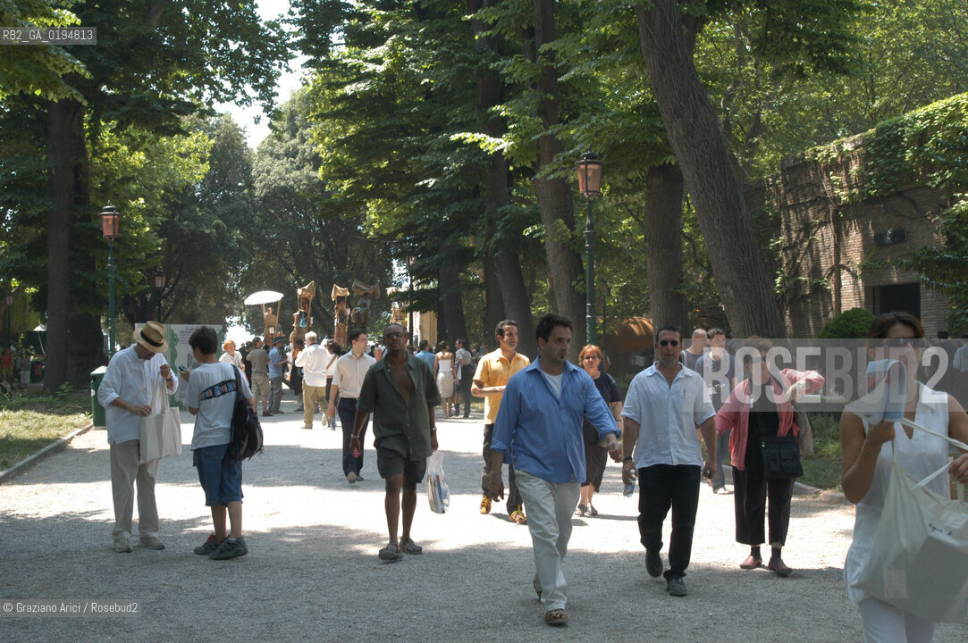 50¡ ESPOSIZIONE INTERNAZIONALE DARTE LA BIENNALE DI VENEZIA - GIARDINI -   © 2003 Graziano Arici/Rosebud2
