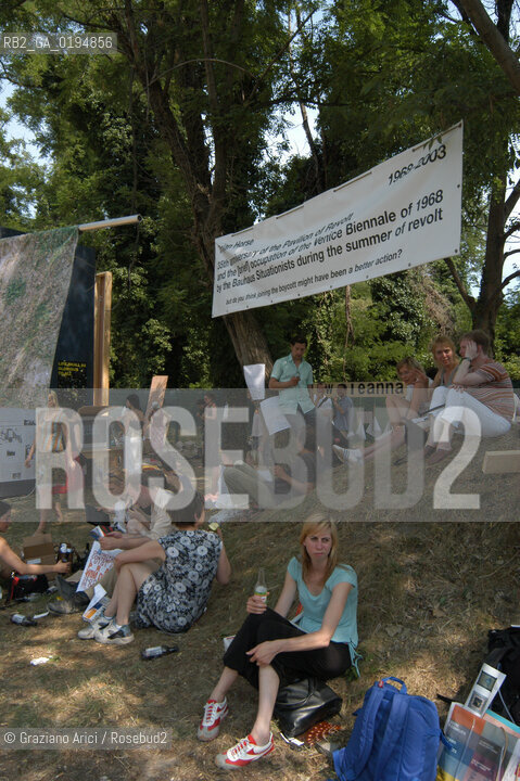 50¡ ESPOSIZIONE INTERNAZIONALE DARTE LA BIENNALE DI VENEZIA - ARSENALE - GIARDINO ALLE TESE - UTOPIA STATION -  © 2003 Graziano Arici/Rosebud2