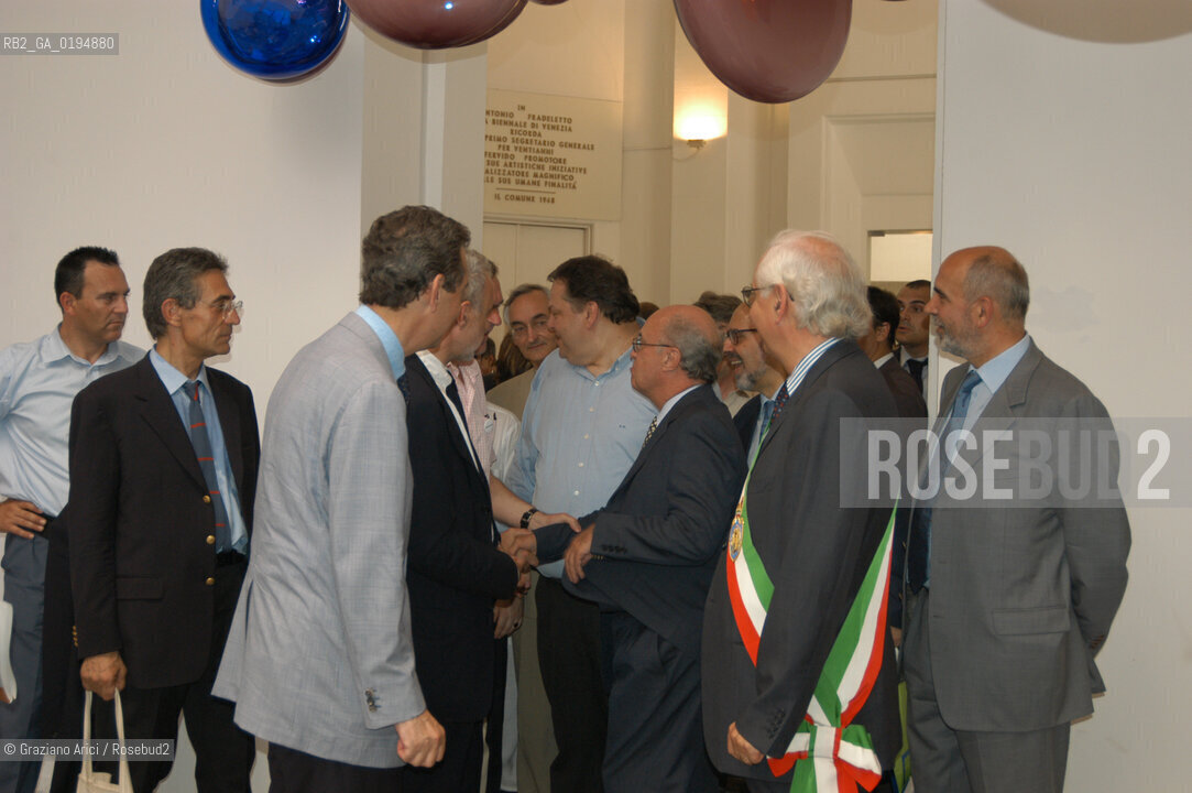 INAUGURAZIONE DELLA 50¡ ESPOSIZIONE INTERNAZIONALE DARTE LA BIENNALE DI VENEZIA - COSTA BERNABE BONAMI URBANI -  © 2003 Graziano Arici/Rosebud2