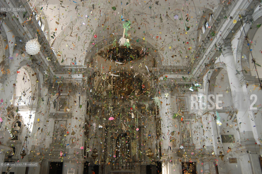 50¡ ESPOSIZIONE INTERNAZIONALE DARTE LA BIENNALE DI VENEZIA - CHIESA DI S.STAE - INSTALLAZIONE GIARDINO CALANTE FALLING GARDEN DEGLI ARTISTI SVIZZERI GERDA STEINER E JORG LENZLINGER - ©Graziano Arici/Rosebud2