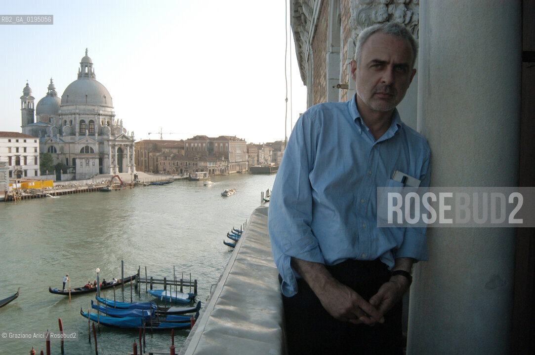 VENEZIA3/06/03 - IL DIRETTORE DEL SETTORE ARTI VISIVE DELLA BIENNALE DI VENEZIA FRANCESCO BONAMI ©Graziano Arici/Rosebud2