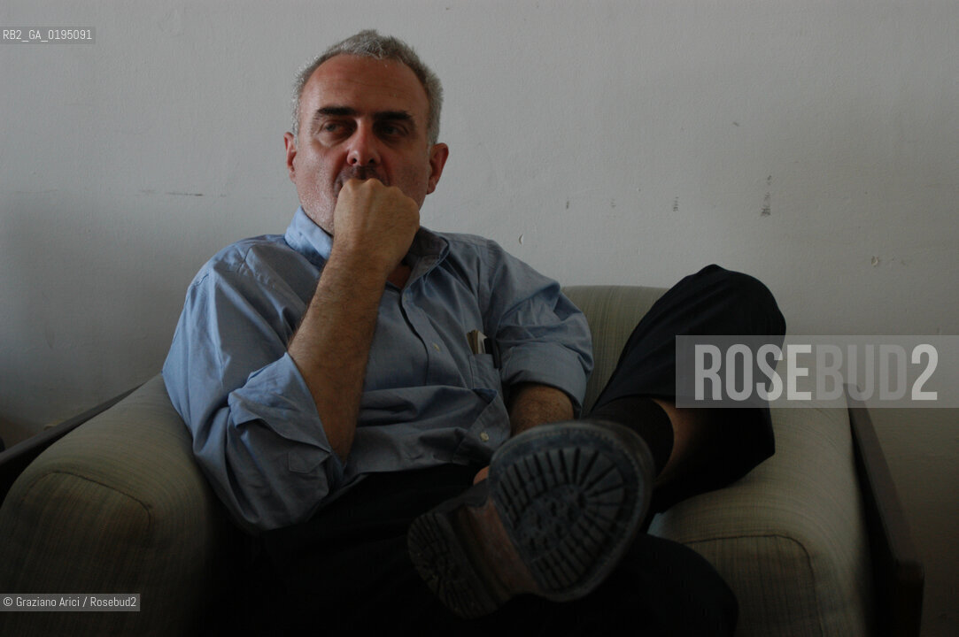 VENEZIA3/06/03 - IL DIRETTORE DEL SETTORE ARTI VISIVE DELLA BIENNALE DI VENEZIA FRANCESCO BONAMI ©Graziano Arici/Rosebud2