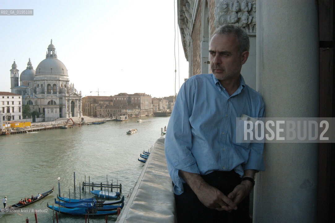 VENEZIA3/06/03 - IL DIRETTORE DEL SETTORE ARTI VISIVE DELLA BIENNALE DI VENEZIA FRANCESCO BONAMI ©Graziano Arici/Rosebud2