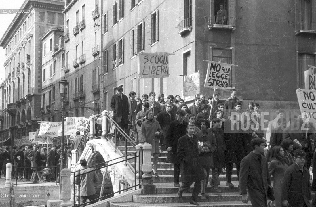 VENEZIA CONTESTAZIONE MANIFESTAZIONE STUDENTESCA  © 1968 Graziano Arici/Rosebud2