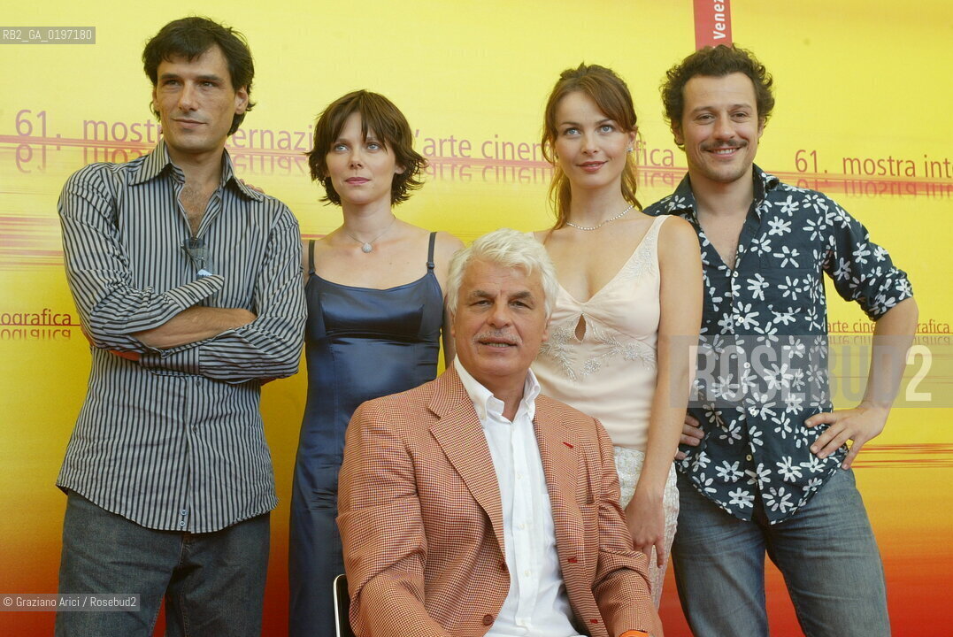 06_09_04 VENICE 61¡ FILM FESTIVAL - FILM OVUNQUE SEI. THE DIRECTOR MICHELE PLACIDO WITH THE ACTORS L to R STEFANO DIONISI, BARBORA BOBULOVA, VIOLANTE PLACIDO, STEFANO ACCORSI.©Graziano Arici/Rosebud2
