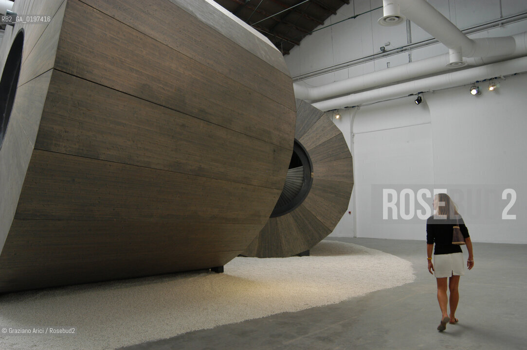 VENEZIA 09/09/04   - 9¡ MOSTRA INTERNAZIONALE DI ARCHITETTURA - BIENNALE ARCHITETTURA :  PADIGLIONE ITALIA : TURRIS BABEL AND LIGHTING DI MASSIMO SCOLARI ©Graziano Arici/Rosebud2