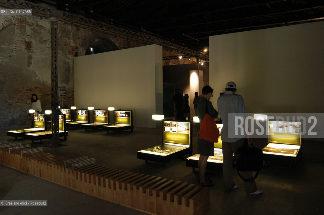 VENEZIA 09/09/04   - 9¡ MOSTRA INTERNAZIONALE DI ARCHITETTURA - BIENNALE ARCHITETTURA : NUOVA ARCHITETTURA SCOZZESE