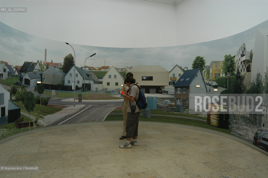 VENEZIA 09/09/04   - 9¡ MOSTRA INTERNAZIONALE DI ARCHITETTURA - BIENNALE ARCHITETTURA :  PADIGLIONE GERMANIA : EPICENTRI DELLA PERIFERIA  ©Graziano Arici/Rosebud2