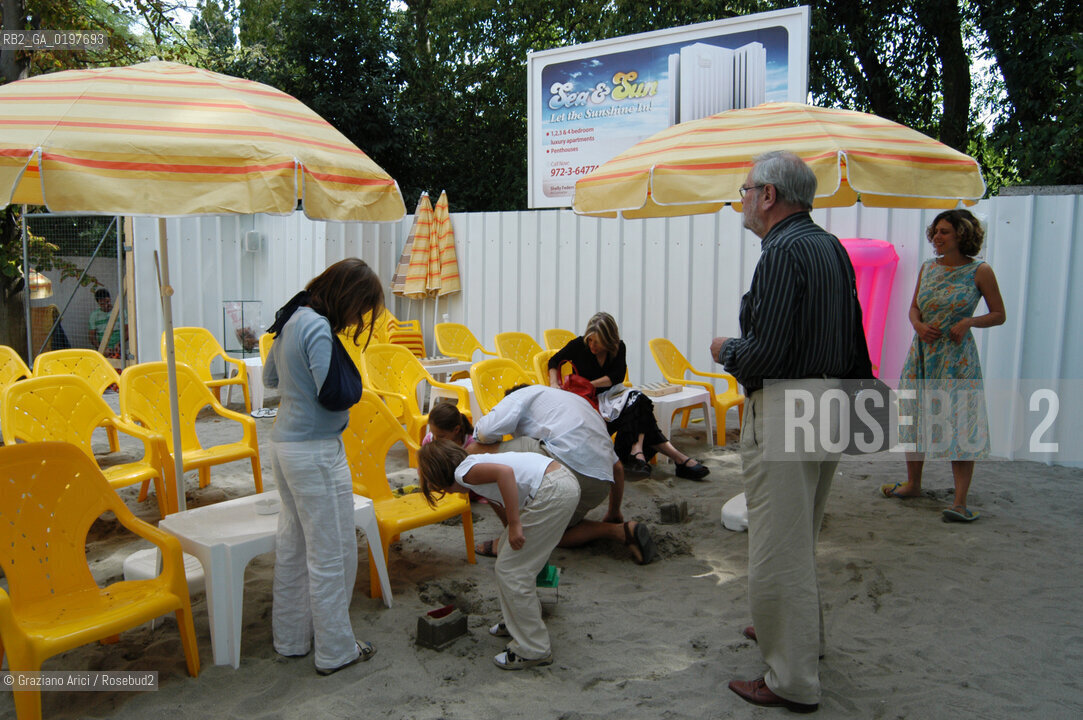 VENEZIA 09/09/04   - 9¡ MOSTRA INTERNAZIONALE DI ARCHITETTURA - BIENNALE ARCHITETTURA : PADIGLIONE ISRAELIANO SHELLY FEDERMAN - SEA & SUN ©Graziano Arici/Rosebud2