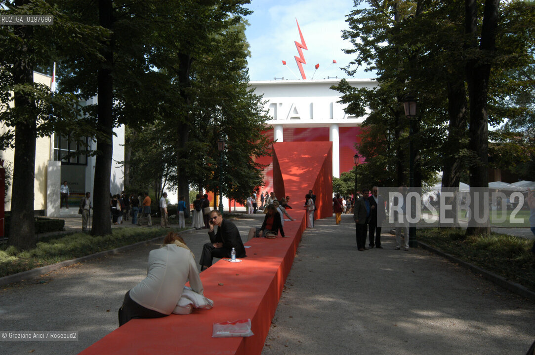 VENEZIA 09/09/04   - 9¡ MOSTRA INTERNAZIONALE DI ARCHITETTURA - BIENNALE ARCHITETTURA : ©Graziano Arici/Rosebud2  ARSENALE