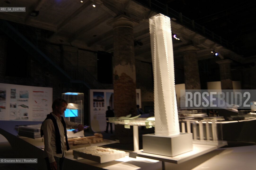 VENEZIA 09/09/04   - 9¡ MOSTRA INTERNAZIONALE DI ARCHITETTURA - BIENNALE ARCHITETTURA : SKIDMORE OWINGS & MERRILL - JINGLING TOWER ©Graziano Arici/Rosebud2 ©Graziano Arici/Rosebud2 ©Graziano Arici/Rosebud2 ©Graziano Arici/Rosebud2 ©Graziano Arici/Rosebud2 ©Graziano Arici/Rosebud2