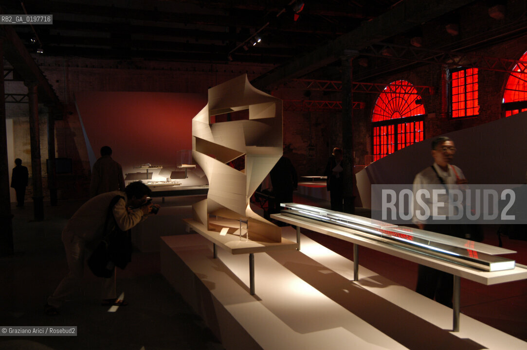 VENEZIA 09/09/04   - 9¡ MOSTRA INTERNAZIONALE DI ARCHITETTURA - BIENNALE ARCHITETTURA : ©Graziano Arici/Rosebud2  ARSENALE