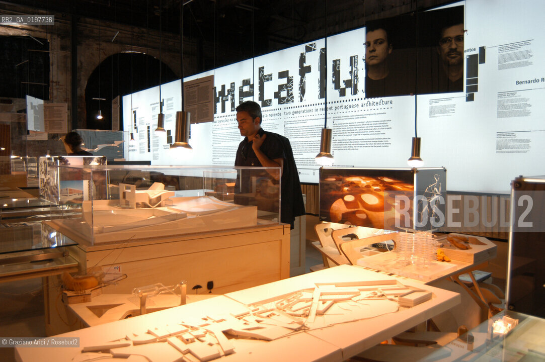 VENEZIA 09/09/04   - 9¡ MOSTRA INTERNAZIONALE DI ARCHITETTURA - BIENNALE ARCHITETTURA : ©Graziano Arici/Rosebud2  ARSENALE