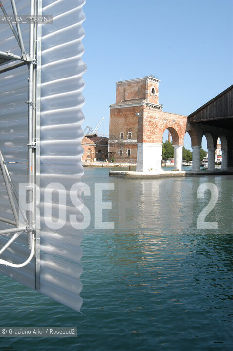 VENEZIA 09/09/04   - 9¡ MOSTRA INTERNAZIONALE DI ARCHITETTURA - BIENNALE ARCHITETTURA : IL PADIGLIONE DI CITTA DACQUA ©Graziano Arici/Rosebud2  ARSENALE