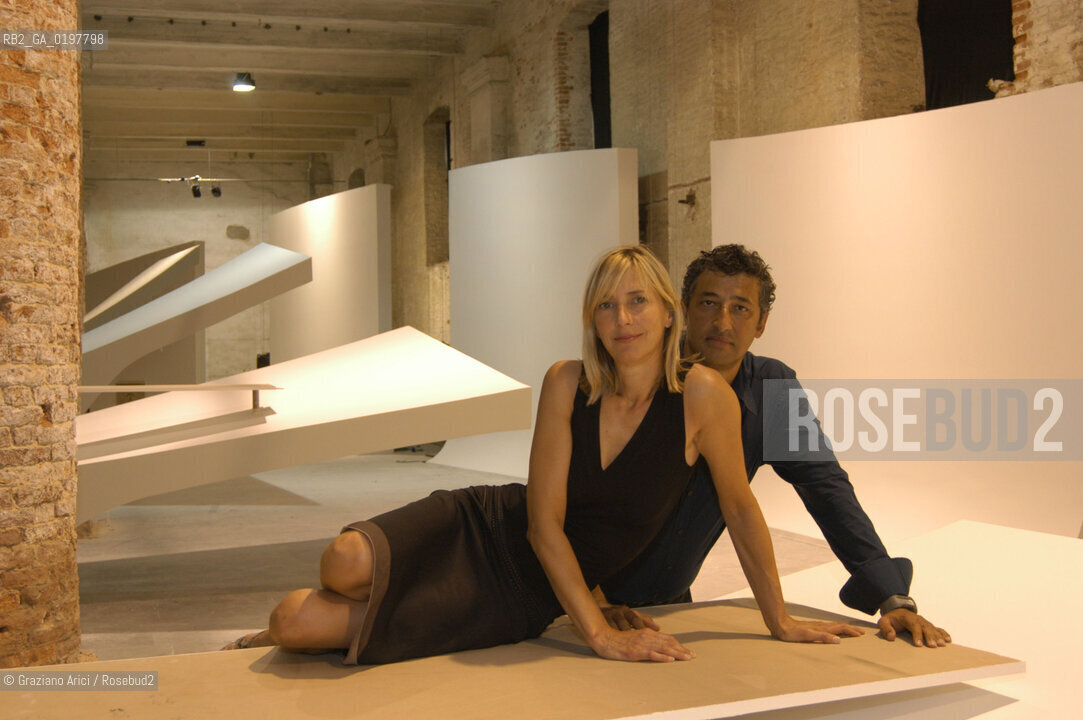 VENEZIA 30/08/04  - BIENNALE ARCHITETTURA :GLI ARCHITETTI HANY RASHID E LA MOGLIE LISE ANNE COUTURE ( ASYMPTOTE) ©Graziano Arici/Rosebud2 ARCHITETTO