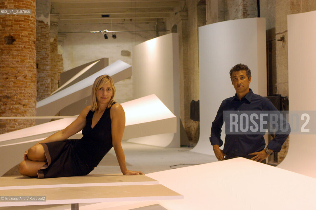 VENEZIA 30/08/04  - BIENNALE ARCHITETTURA :GLI ARCHITETTI HANY RASHID E LA MOGLIE LISE ANNE COUTURE ( ASYMPTOTE) ©Graziano Arici/Rosebud2 ARCHITETTO