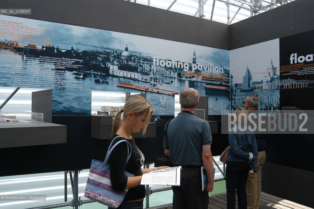 VENEZIA 9¡ BIENNALE ARCHITETTURA PADIGLIONE DI CITTA DACQUA © 2004 Graziano Arici/Rosebud2