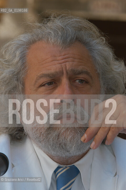 VENEZIA 2/09/04 - CONFERENZA STAMPA DI PRESENTAZIONE DELLA MOSTRA VIVEREVENEZIA 3 A PALAZZO FORTUNY CON PAOLO SAVONA, ARMANDO PERES, MARINO FOLIN E LEOPOLDO PIETRAGNOLI ©Graziano Arici/Rosebud2 CONSORZIO VENEZIA NUOVA