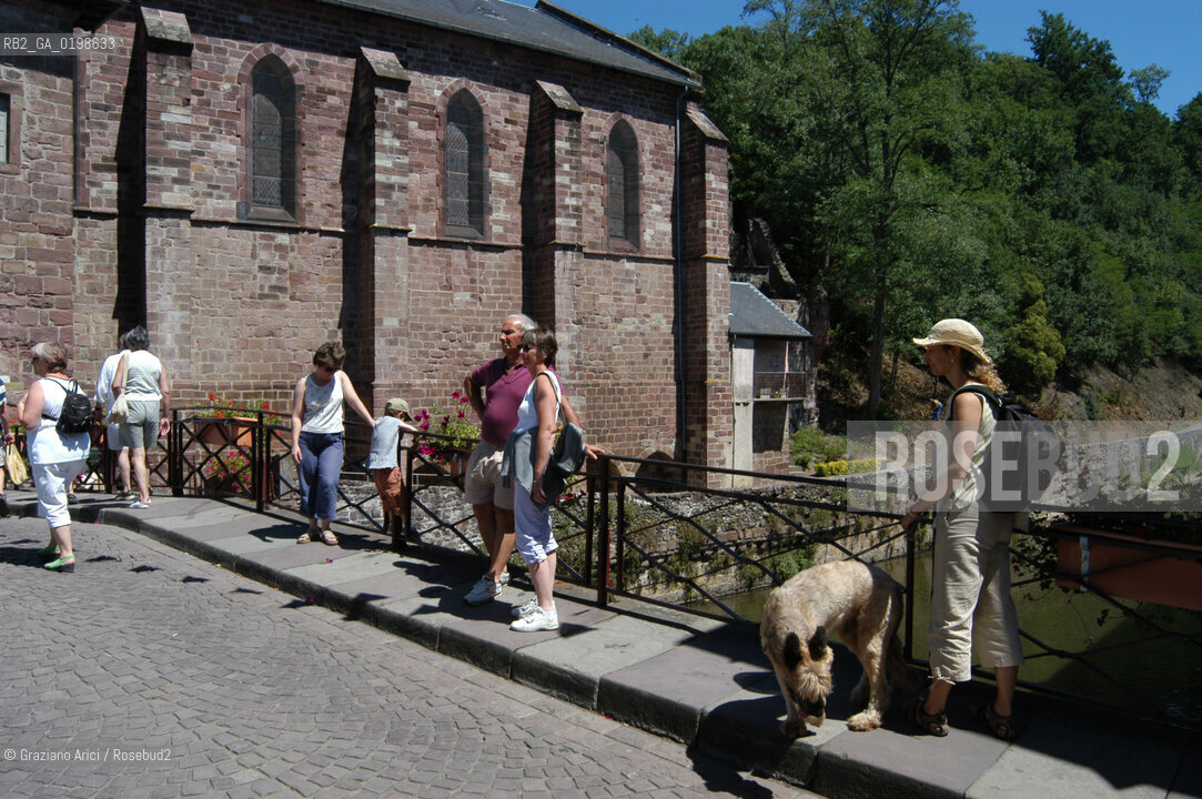 ( FRANCIA -FRANCE)  PAYS-BASQUES ST-JEAN-DE-PIET-DE-PORT: A LITTLE TOWN ON THE WAY TO SANTIAGO DE COMPOSTELA   © 2004 Graziano Arici/Rosebud2 / GEO PELLEGRINAGGIO CAMINO PONTE ROMANICO FIORE