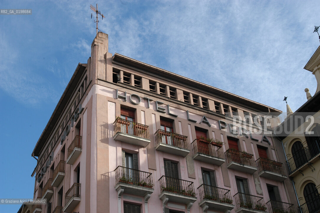 ( SPAGNA - SPAIN)    NAVARRA PAMPLONA - IRUNA. : HOTEL LA PERLA IN PLAZA DEL CASTILLO WHERE HEMINGWAY LIVED © 2004 Graziano Arici/Rosebud2 / GEO