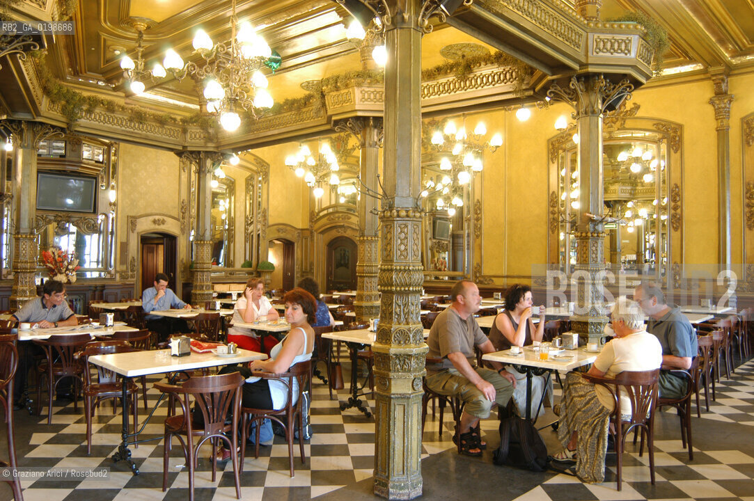 ( SPAGNA - SPAIN)    NAVARRA PAMPLONA - IRUNA. : THE CAFE IRUNA IN PLAZA DEL CASTILLO  © 2004 Graziano Arici/Rosebud2 / GEO HEMINGWAY