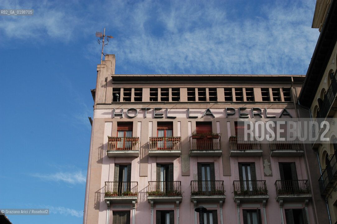 ( SPAGNA - SPAIN)    NAVARRA PAMPLONA - IRUNA. : HOTEL LA PERLA IN PLAZA DEL CASTILLO WHERE HEMINGWAY LIVED © 2004 Graziano Arici/Rosebud2 / GEO