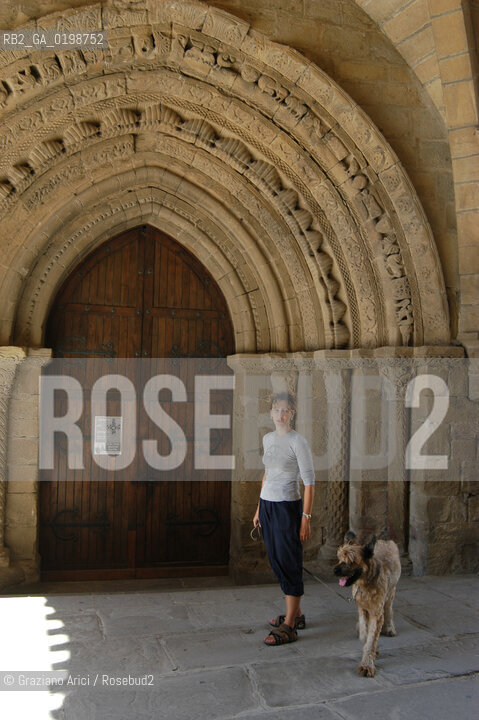 ( SPAGNA - SPAIN)    NAVARRA : PUENTE LA REINA: A  TOWN ON THE WAY TO SANTIAGO DE COMPOSTELA  - IGLESIA DEL CRUCIFIJIO  © 2004 Graziano Arici/Rosebud2 / GEO PELLEGRINAGGIO CAMINO ROMANICO TEMPLARI CROCIFISSO.