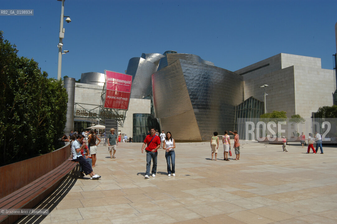 ( SPAGNA - SPAIN) BASQUE LAND VIZCAIA PAESI BASCHI : BILBAO : THE GUGGENHEIM MUSEUM DI FRANK GEHRY-  © 2004 Graziano Arici/Rosebud2 / GEO MUSEO ARCHITETTURA CONTEMPORANEA METALLO