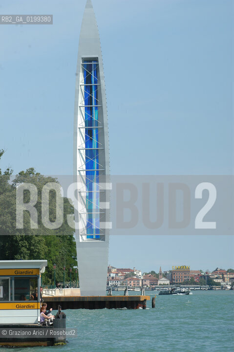 VENEZIA8/06/05 - 51 ESPOSIZIONE INTERNAZIONALE DARTE - WORK OF THE ARTIST FABRIZIO PLESSI : MARE VERTICALE  ©Graziano Arici/Rosebud2 BIENNALE