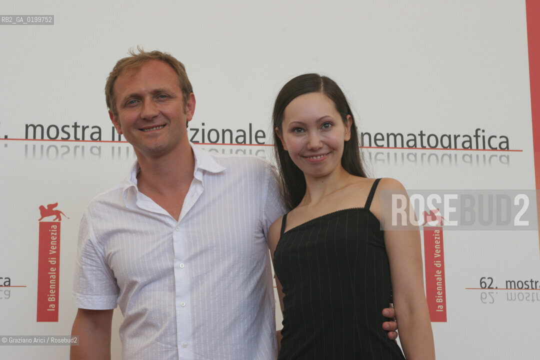 04_09_05 - 62 VENICE FILM FESTIVAL - FILM THE BROTHERS GRIMM - THE ACTORS ANDRZEJ CHYRA AND MARIA BEKKER.©Graziano Arici/Rosebud2
