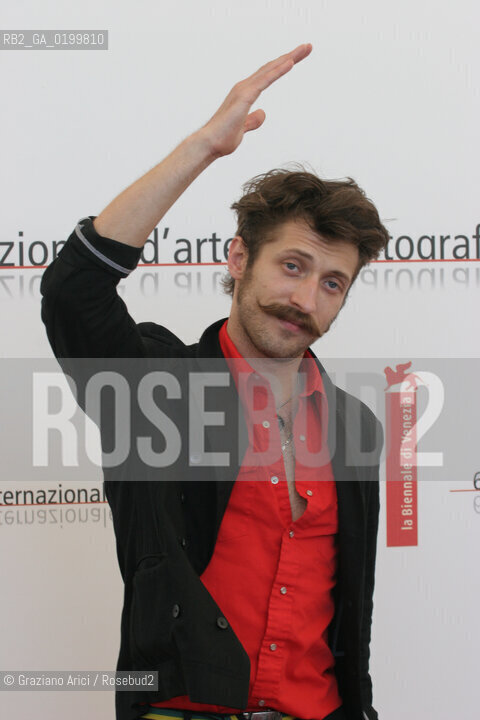 04_09_05 - 62 VENICE FILM FESTIVAL - FILM EVERYTHING IS ILLUMINATED - THE ACTOR EUGENE HUTZ.©Graziano Arici/Rosebud2