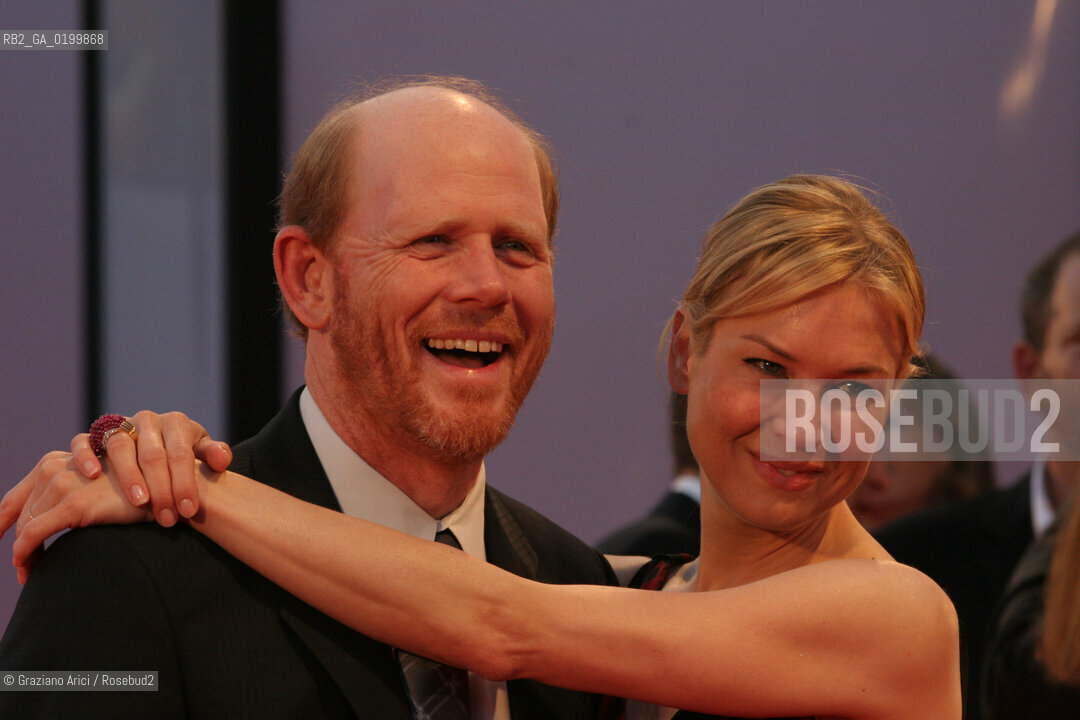 04_09_05 - 62 VENICE FILM FESTIVAL - FILM CINDERELLA MAN - PREMIERE/REDCARPET - THE DIRECTOR RON HOWARD WITH THE ACTRESS RENEE ZELLWEGER.©Graziano Arici/Rosebud2