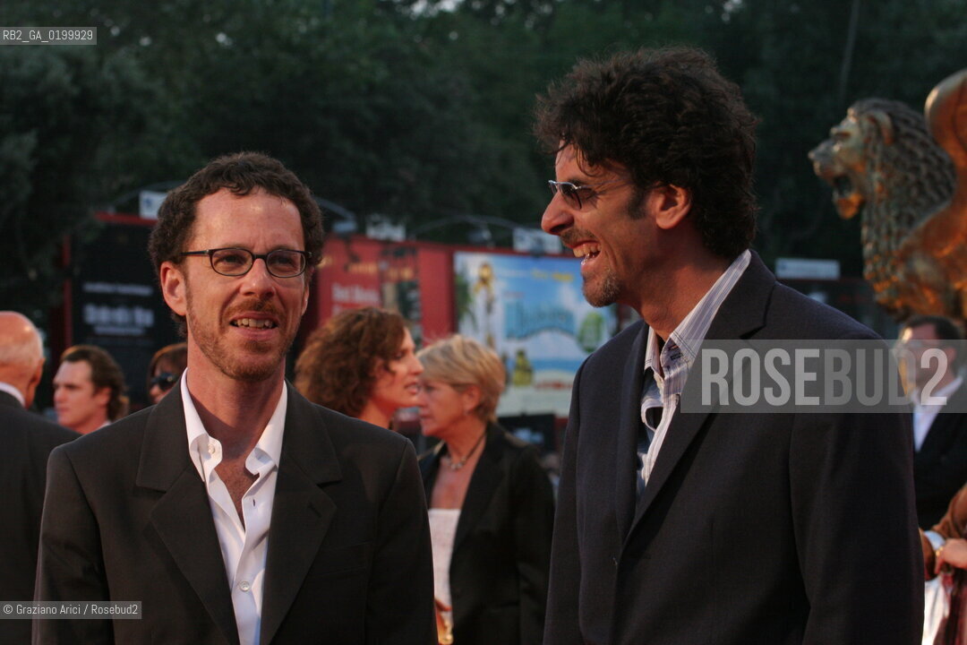 06_09_05 - 62 VENICE FILM FESTIVAL - FILM ROMANCE & CIGARETTES - PREMIERE/REDCARPET - THE PRODUCERS ETHAN AND JOEL COEN.©Graziano Arici/Rosebud2