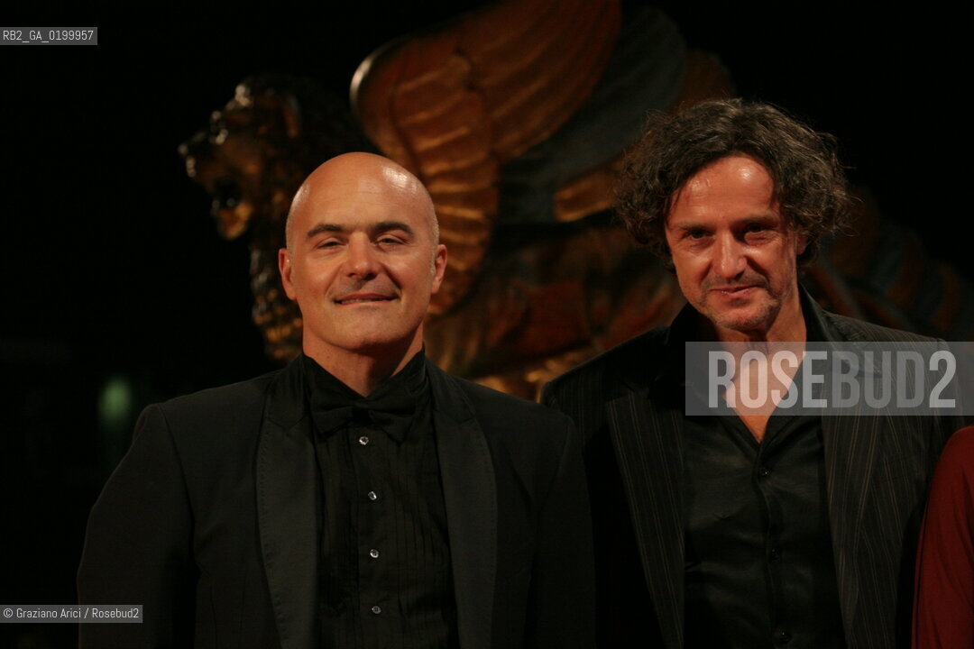 06_09_05 - 62 VENICE FILM FESTIVAL - FILM I GIORNI DELLABBANDONO - PREMIERE/REDCARPET - THE ACTORS GORAN BREGOVIC AND LUCA ZINGARETTI.©Graziano Arici/Rosebud2