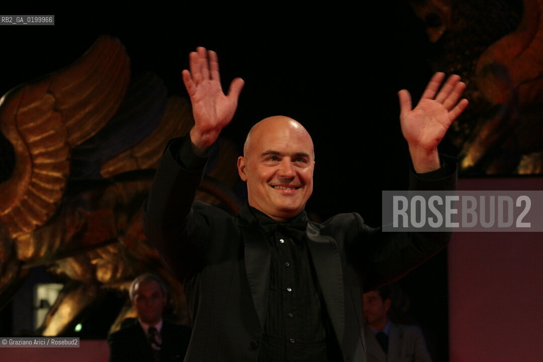 06_09_05 - 62 VENICE FILM FESTIVAL - FILM I GIORNI DELLABBANDONO - PREMIERE/REDCARPET - THE ACTOR LUCA ZINGARETTI.©Graziano Arici/Rosebud2