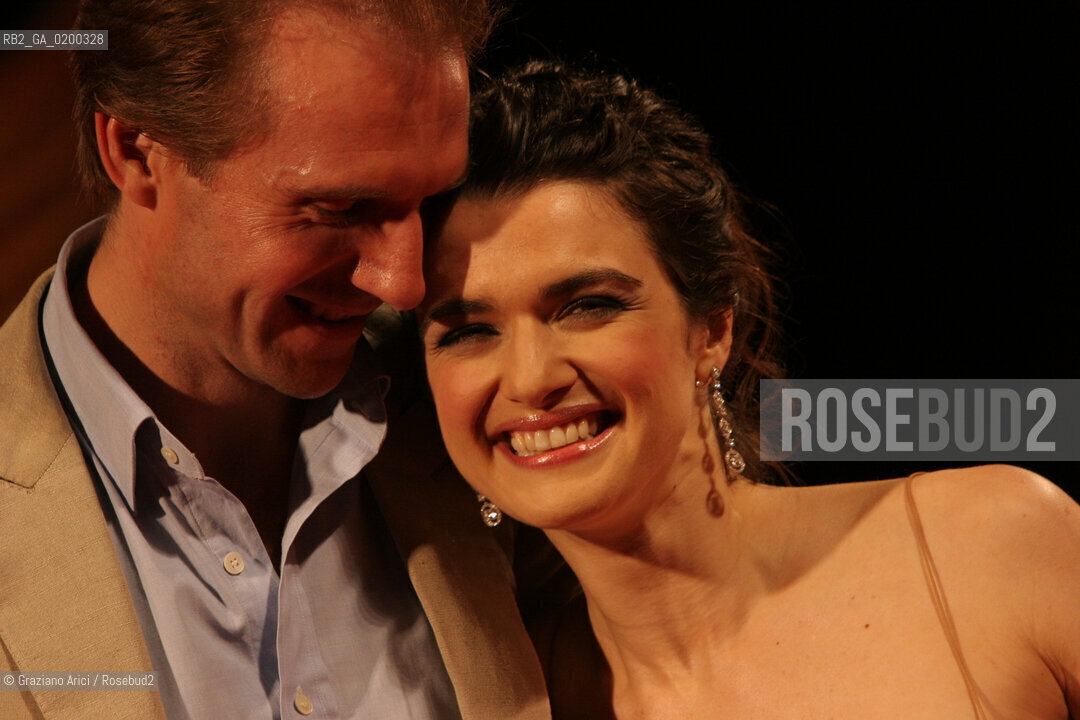 04_09_05 - 62 VENICE FILM FESTIVAL - FILM THE CONSTANT GARDENER - PREMIERE/REDCARPET - THE ACTORS  RACHEL WEISZ AND RALPH FIENNES .©Graziano Arici/Rosebud2