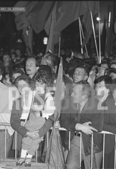 PADUA 7 JUNE 1984                                                                                                                                                                                                                                                                                                                                          THE LAST SPEECH OF THE SECRETARY OF PCI COMMUNIST ITALIAM PARTY ENRICO BERLINGUER BEFORE HIS DEADLY ATTACK - PADOVA 7 GIUGNO 1984 LULTIMO COMIZIO DI ENRICO BERLINGUER SEGRETARIO DEL PCI PARTITO COMUNISTA ITALIANO PRIMA DEL MANIFESTARSI DELLICTUS CHE LO PORTO ALLA MORTE ©Graziano Arici/Rosebud2 POLITICA