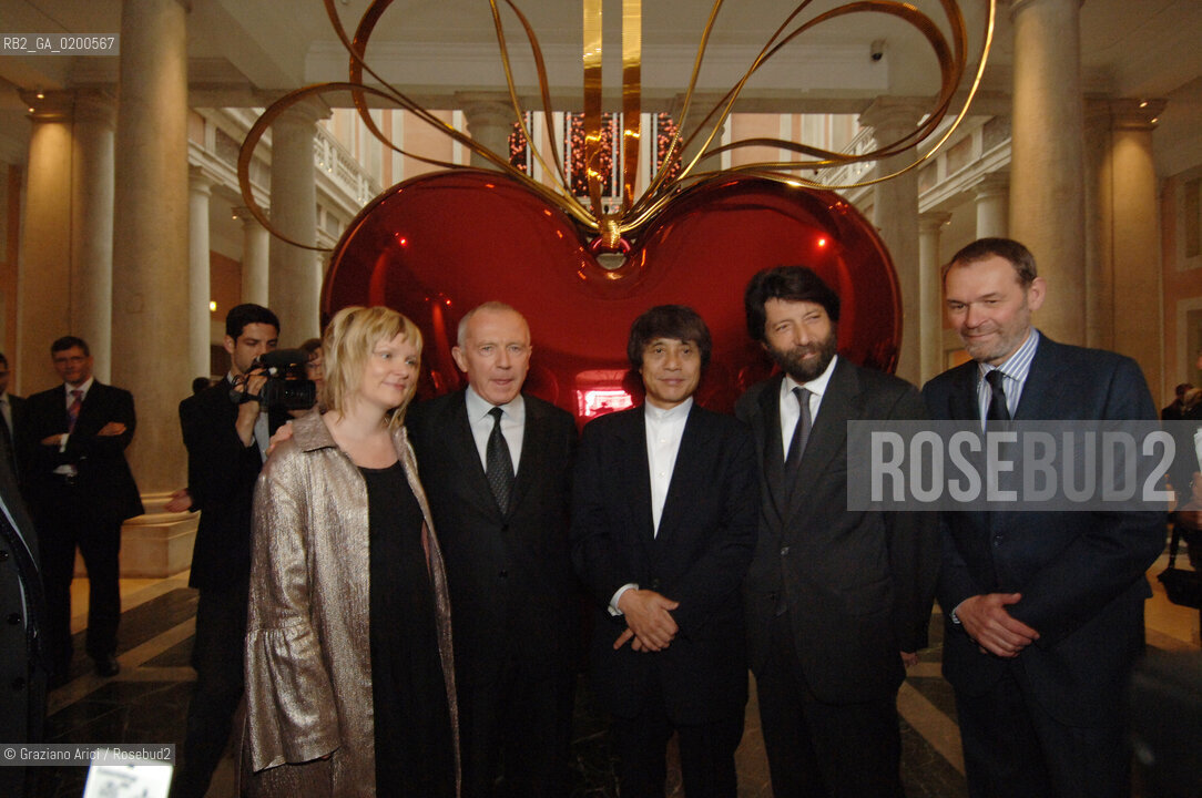 VENICE 27 APRILE 2006 -  MOSTRA A PALAZZO GRASSI  WHERE ARE WE GOING? -  MR PINAULT WITH THE MAYOR OF VENICE MASSIMO CACCIARI , THE ARCHITECT TADAO ANDO, THE EXPOSITION CURATOR ALLISON GINGERAS  AND THE DIRECTOR J.J. AILLAGON -  ©Graziano Arici/Rosebud2 ARTE