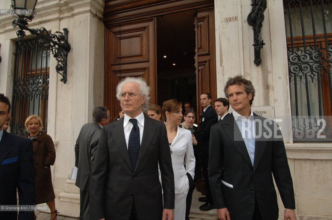 VENICE 29 APRILE 2006 -  OPENING OF THE PALAZZO GRASSI  AND THE EXPOSITION WHERE ARE WE GOING?  -  THE BUSINESSMEN LUCIANO BENETTON WITH HIS WIFE AND HIS SON ALESSANDRO BENETTON WITH HIS WIFE DEBORAH COMPAGNONI ©Graziano Arici/Rosebud2 ARTE