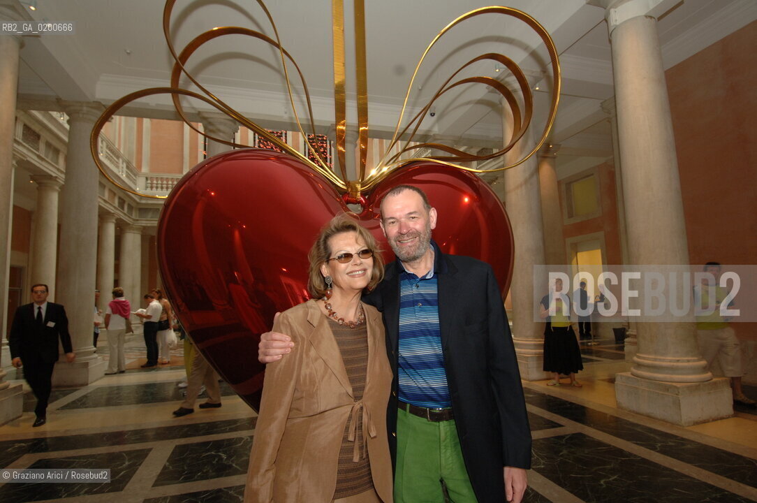 VENICE 27 MAGGIO 2006 - IL DIRETTORE DI PALAZZO GRASSI JEAN-JACQUES AILLAGON RICEVE A PALAZZO GRASSI MR.PIAGET E CLAUDIA CARDINALE ©Graziano Arici/Rosebud2 ATTORE OROLOGIO