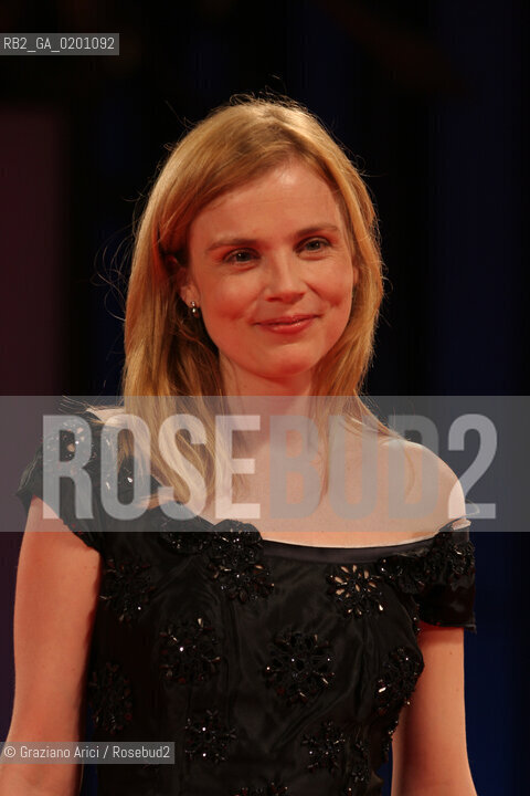 02_9_06 - 63 VENICE FILM FESTIVAL - RED CARPET OF THE FILM PRIVATE FEARS IN PUBLIC SPACES - THE ACTRESS ISABELLE CARRE` @ Graziano Arici/Rosebud2