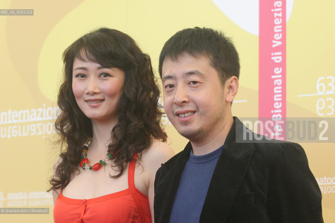 06_9_06 - 63 VENICE FILM FESTIVAL - FILM SANXIA HAOREN - THE DIRECTOR JIA ZHANGKE WITH THE ACTRESS ZHAO TAO  ©Graziano Arici/Rosebud2