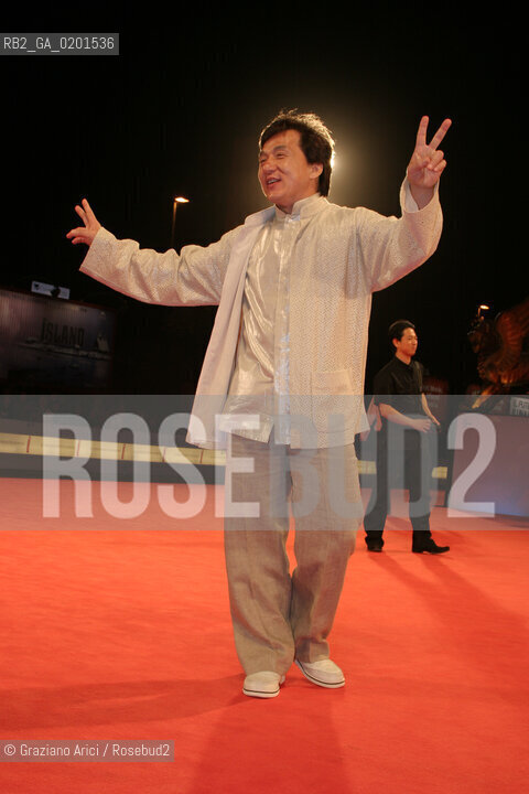 08_9_06 - 63 VENICE FILM FESTIVAL - PREMIERE FILM ROB-B-HOOD - THE ACTOR JACKIE CHAIN.©Graziano Arici/Rosebud2