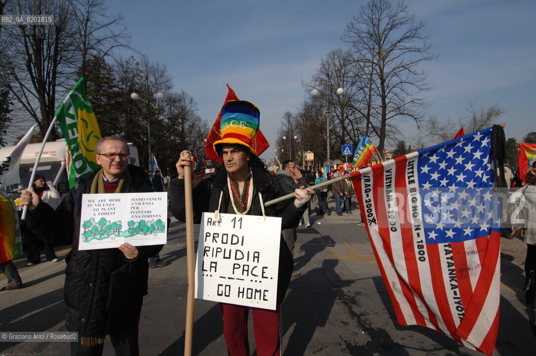 VICENZA 17/2/07 GREAT DEMONSTRATION AGAINST THE NEW US AIR FORCE MILITARY BASE AT DAL MOLIN AIRPORT ©Graziano Arici/Rosebud2 MANIFESTAZIONE PACE DIMOSTRAZIONE